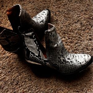 Reptile Patterned Pet Boots